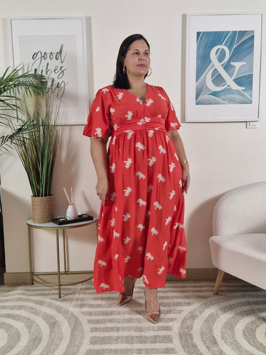 Robe longue été rouge avec fleurs blanches brodées MAGUY