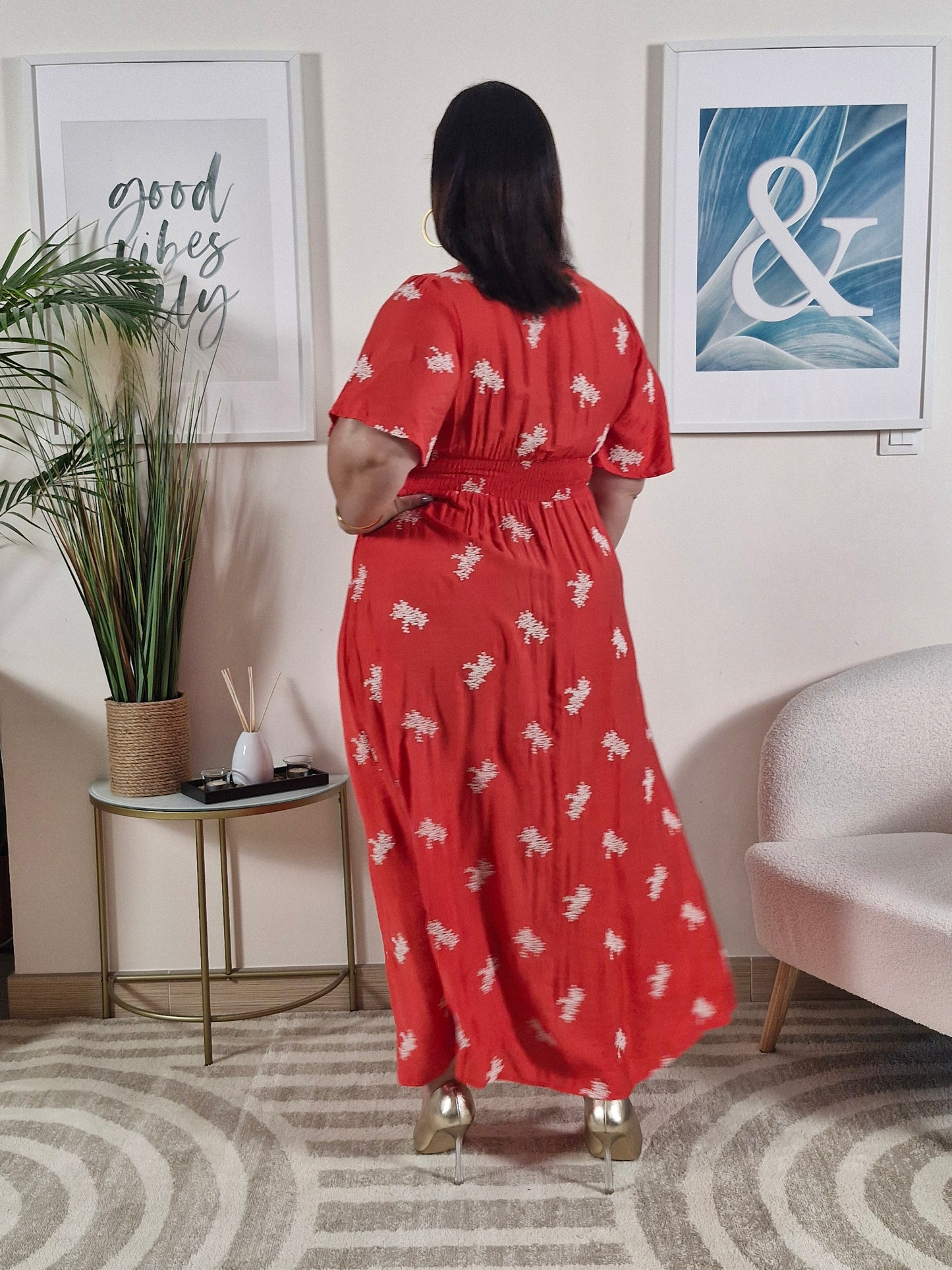 Robe longue été rouge avec fleurs blanches brodées MAGUY