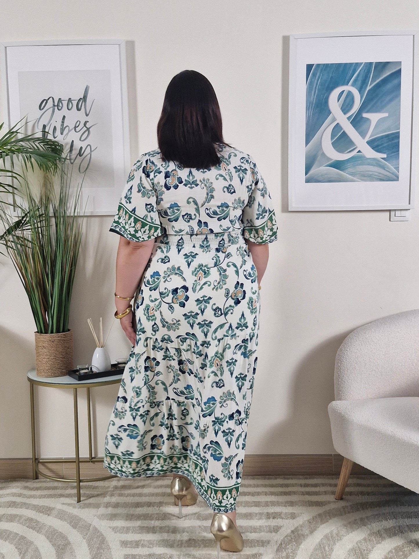 Robe longue blanc cassé et fleurs vertes_Grande Taille_ AINOA