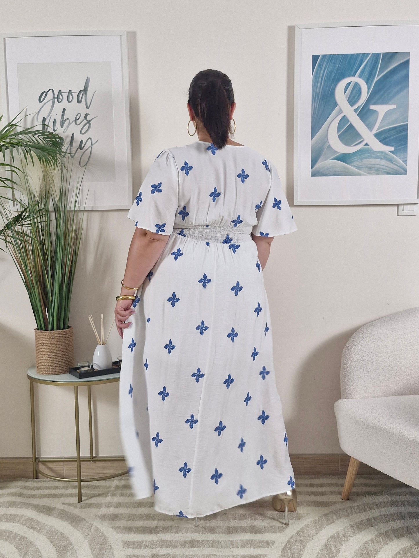 Robe longue été blanche et trèfles bleus MYA