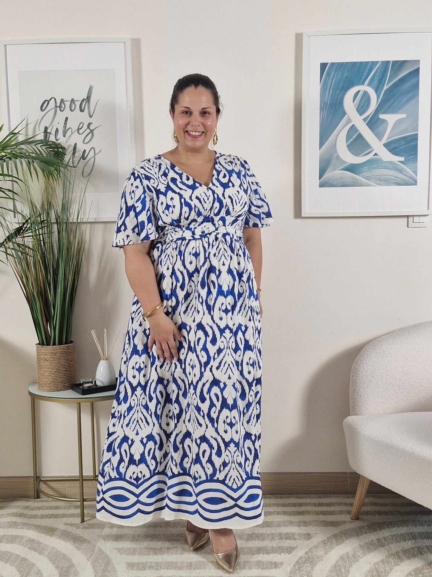 Robe longue blanche et motifs bleus marine_Grande Taille_ ANGELE