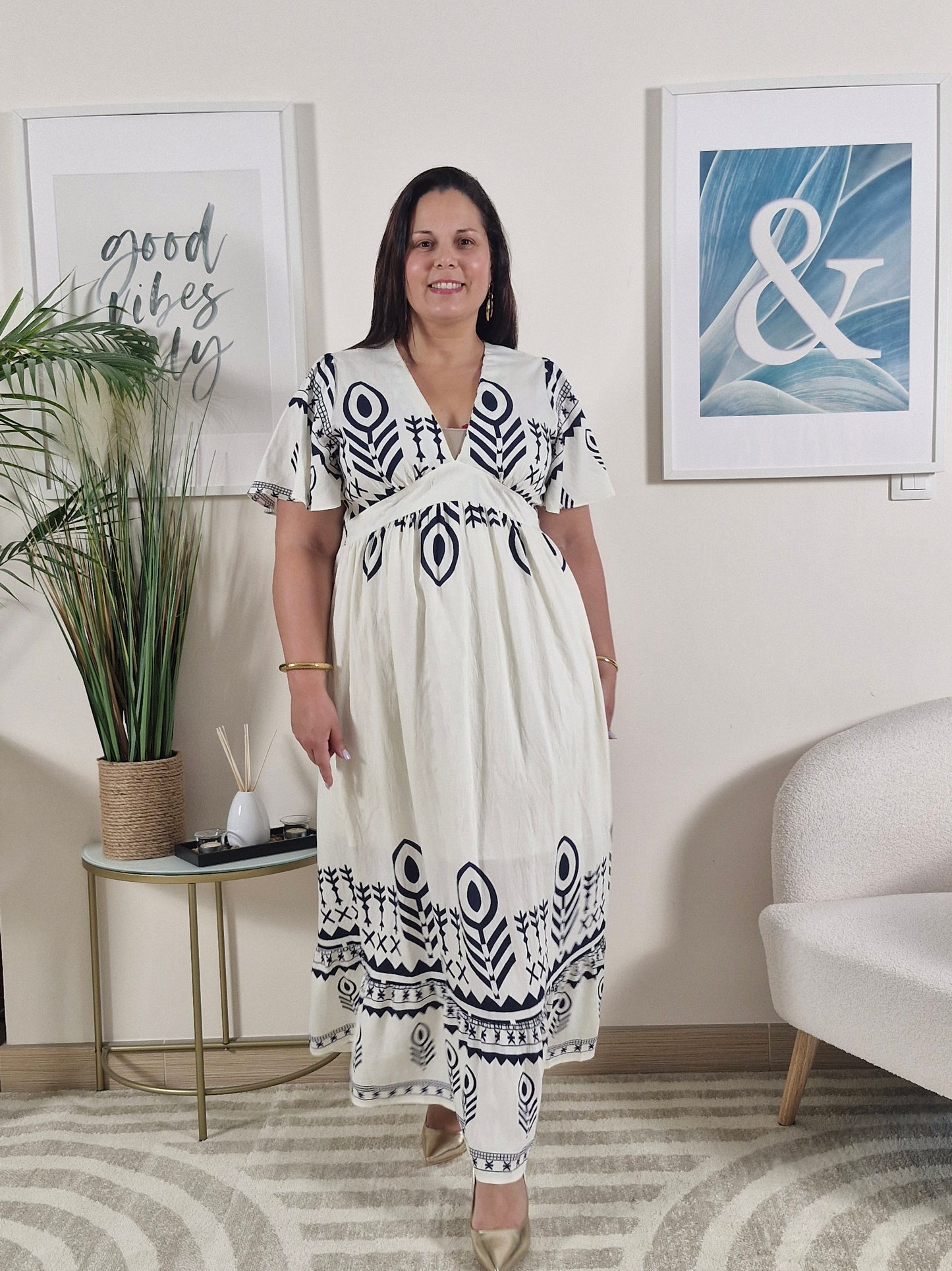 Robe longue blanche et imprimés géométriques bleus marines RUBY