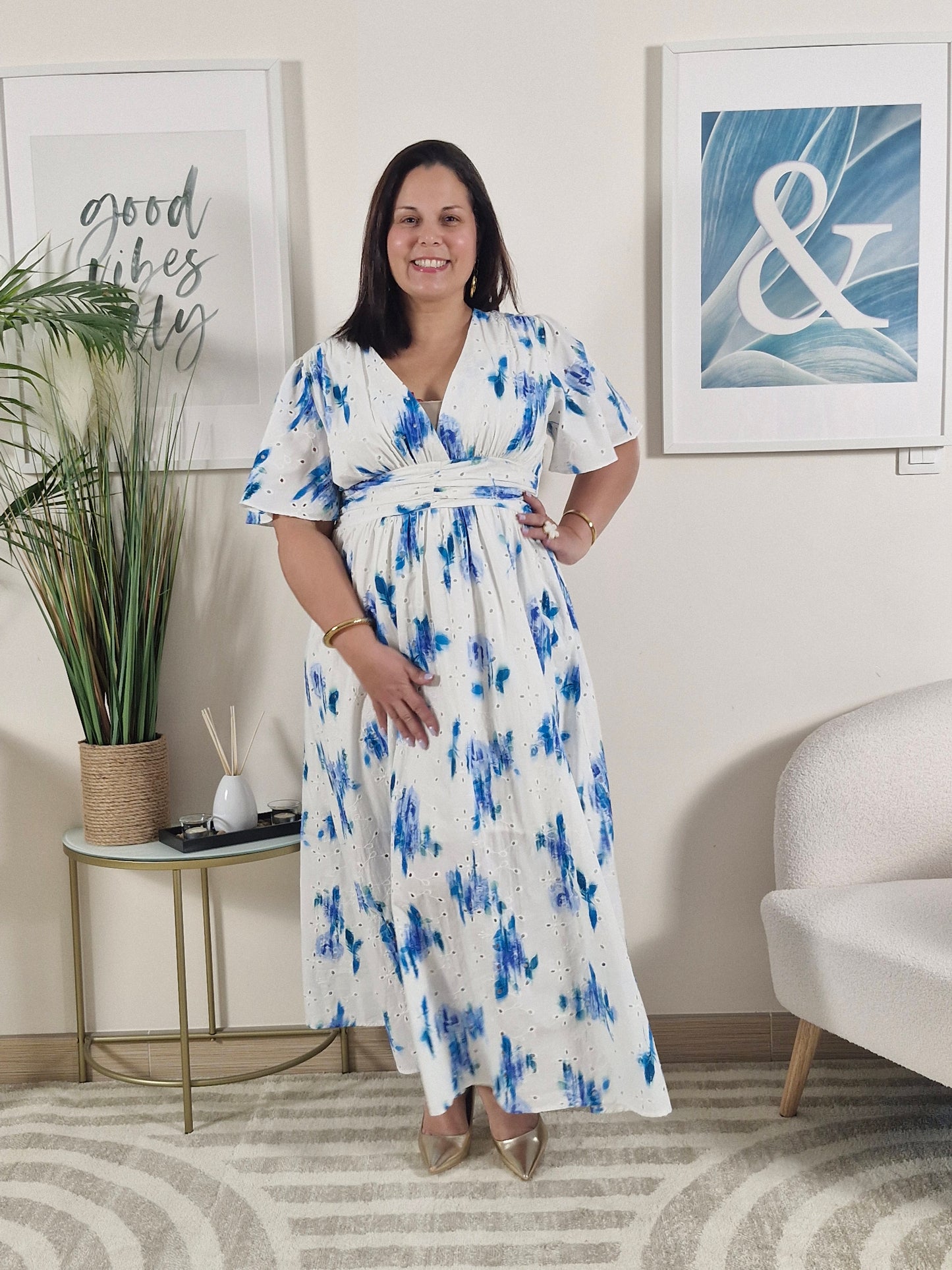 Robe longue été dentelle blanche/ fleurs bleues grande taille LIVIE