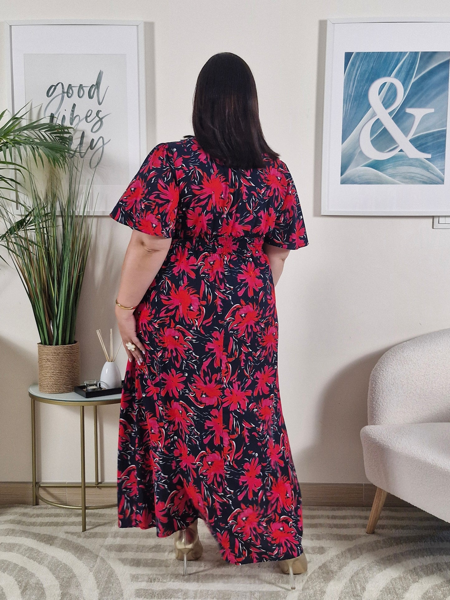 Robe longue portefeuille à fleurs fuchsia sur fond bleu marine _Grande taille_YASMINE