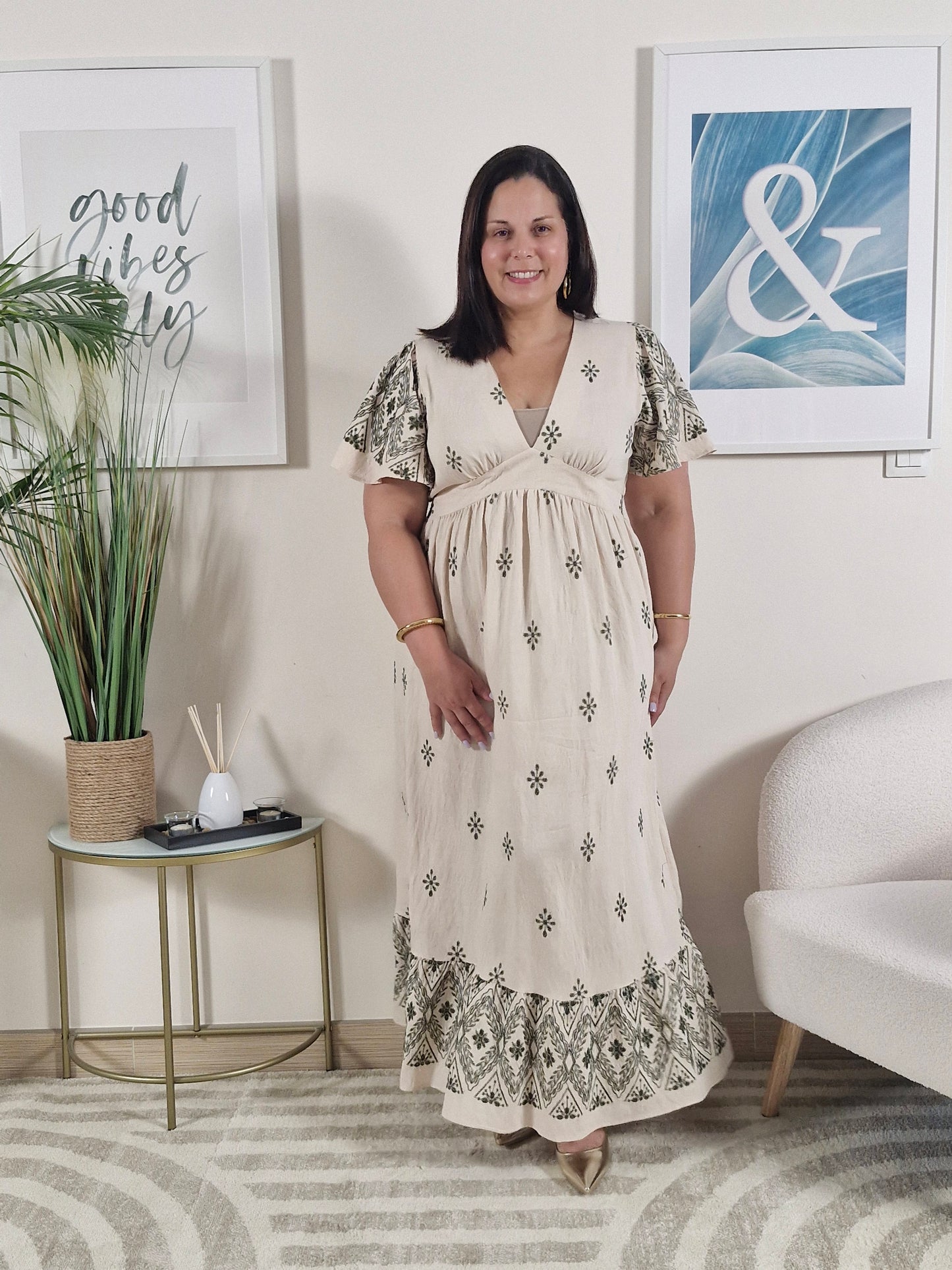 Robe longue beige et motifs kaki brodés_Grande Taille_ PAMELA